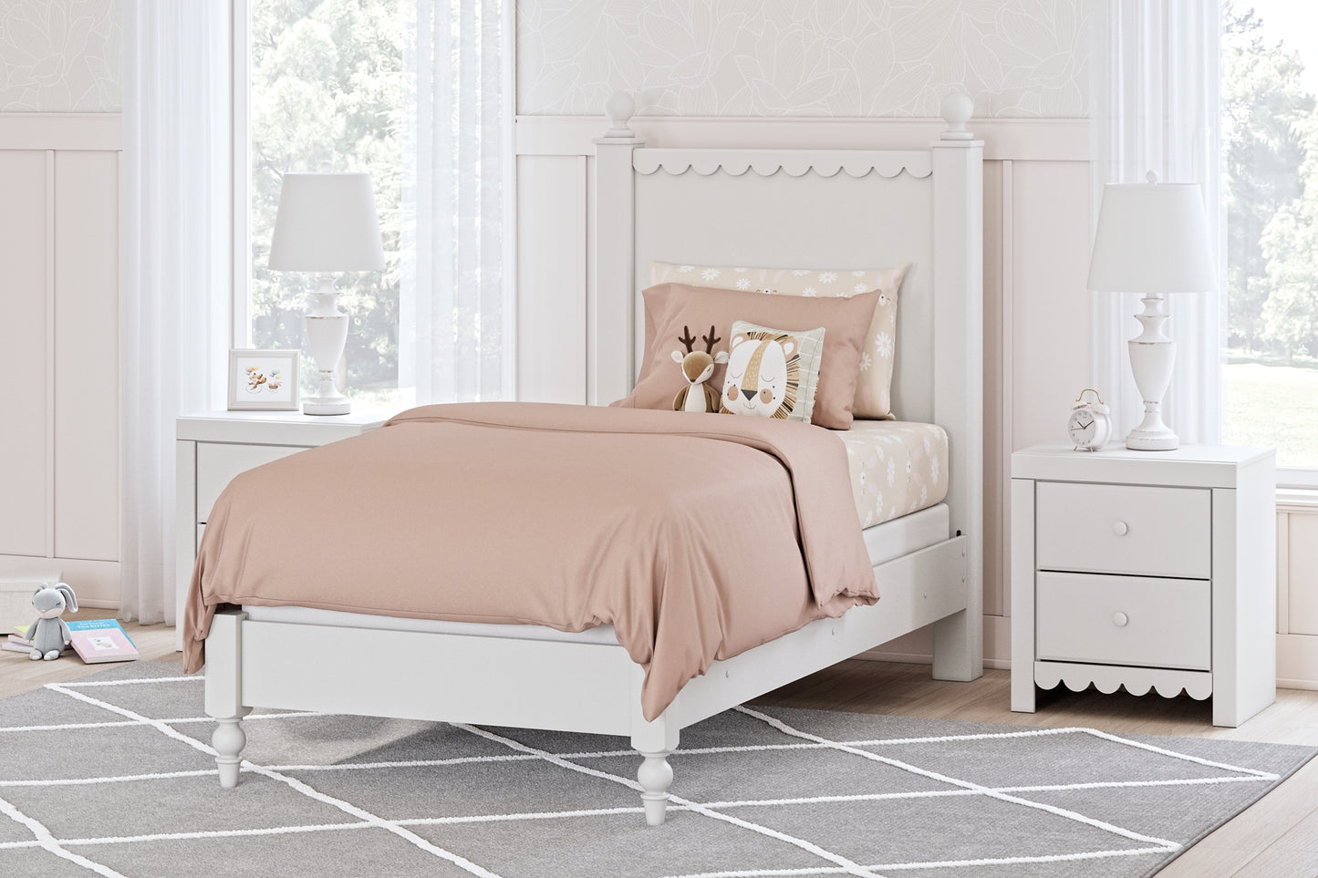 Mollviney Panel Bed