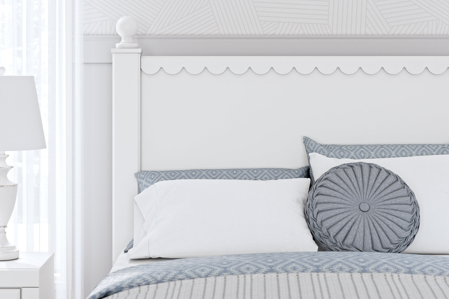 Mollviney Panel Bed