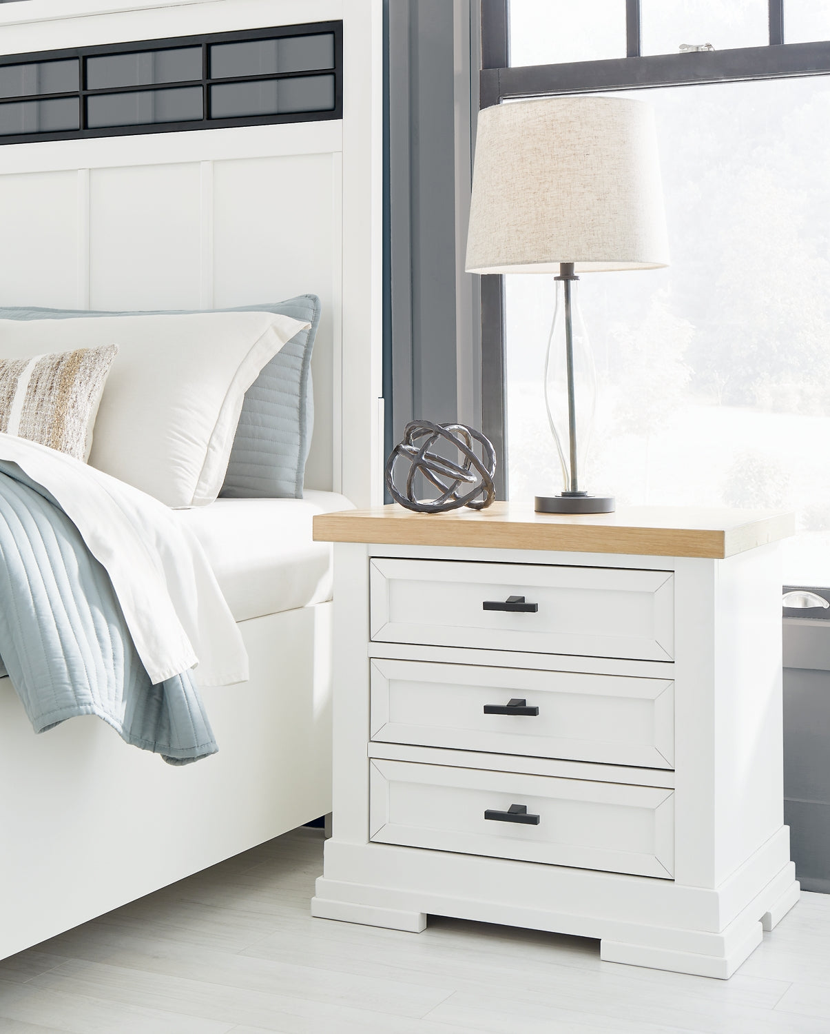 Ashbryn Queen Panel Storage Bed with Mirrored Dresser, Chest and Nightstand